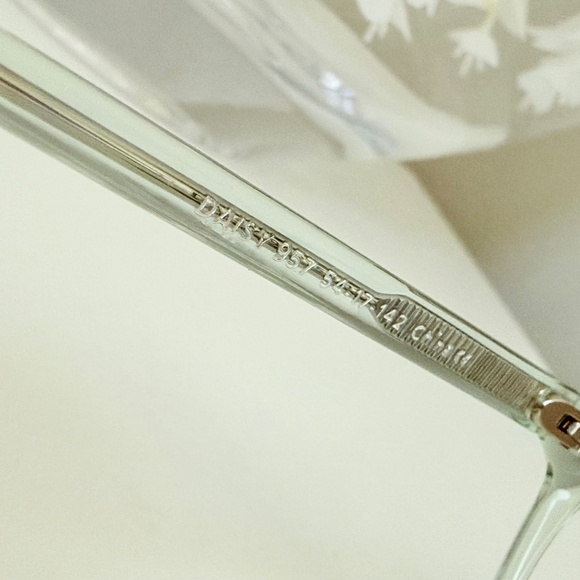 Warby Parker Daisy +2 Readers in Crystal (Medium) - Picture 2 of 6